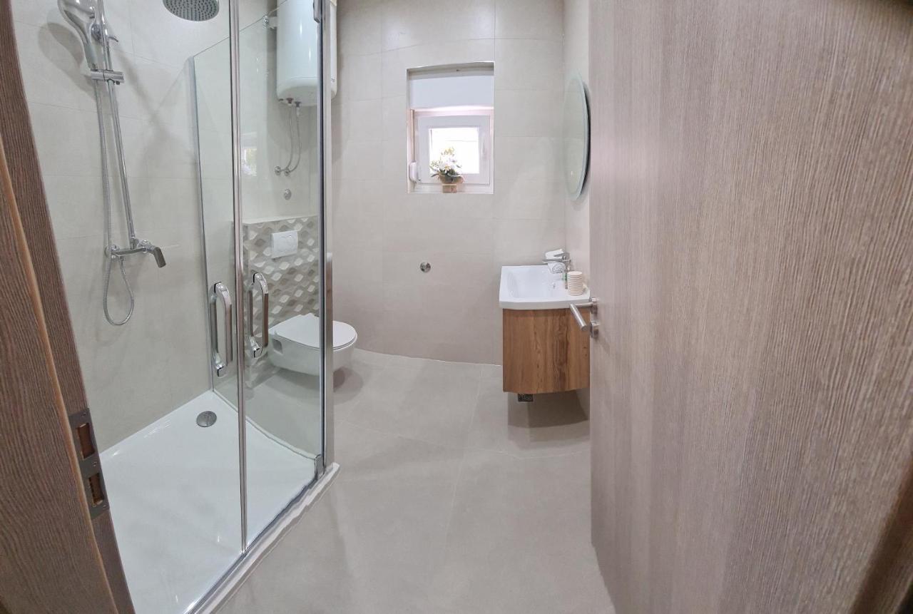 Apartmani Ivana Kastela Exterior photo
